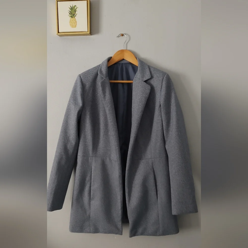 Unbranded blazer  Women Color Blue Two Pockets Super Comfortable Size Large New